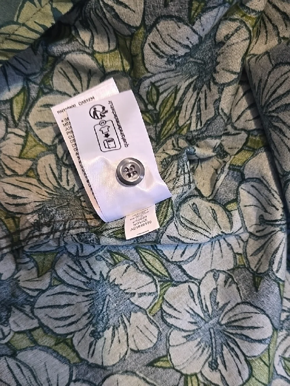 Amazon Essentials Green Floral Short-Sleeve Button-Down Shirt - Picture 8 of 8